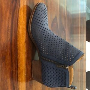 Lucky Brand Womens Perforated Booties Blue 9 M